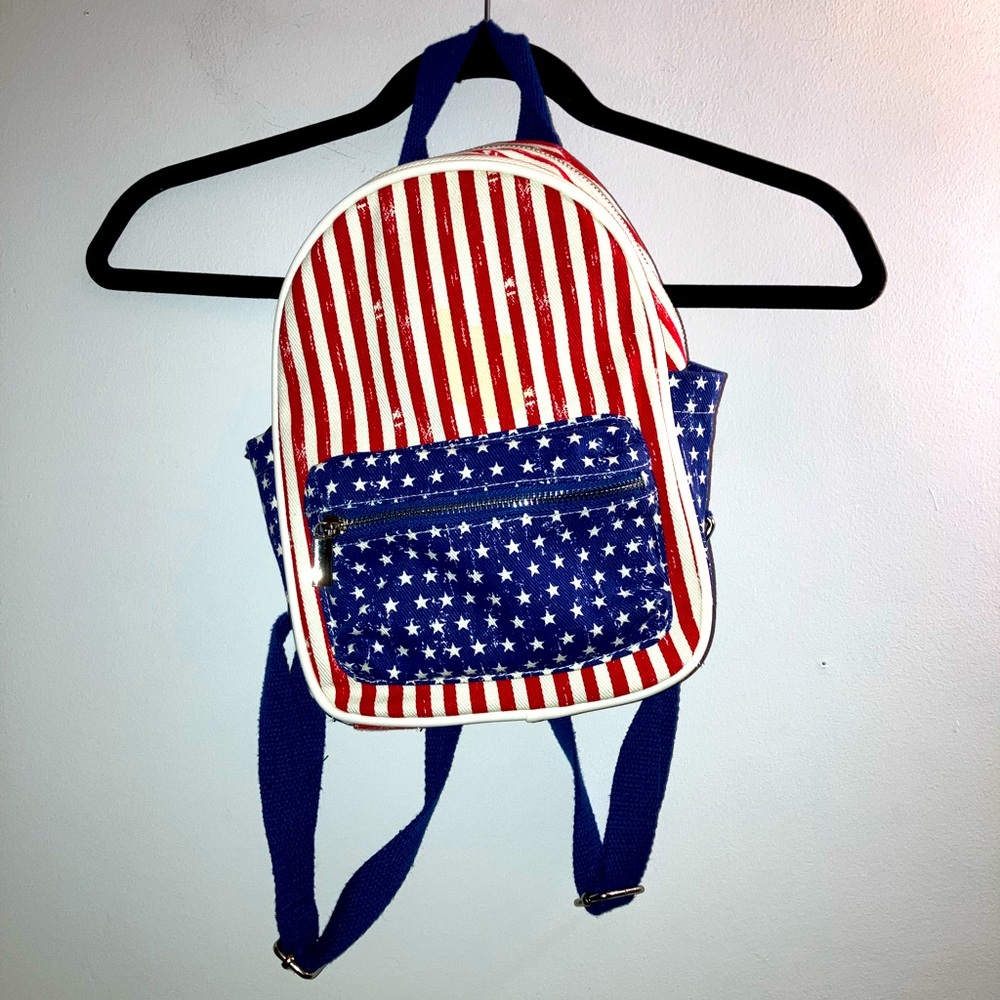 American Flag 🇺🇸 Backpack